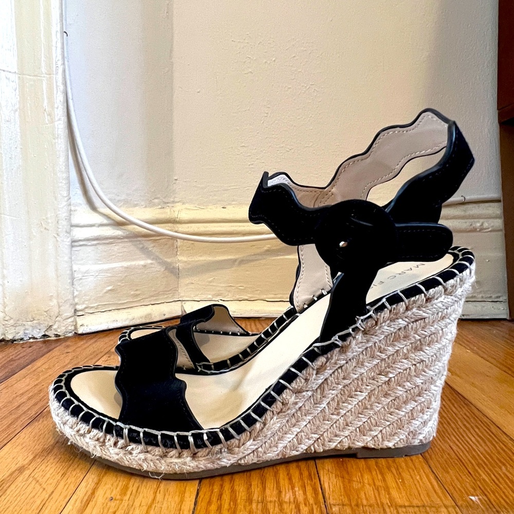 Marc Fisher Black Scallop Espadrille Wedge Sandals • Size 9M
